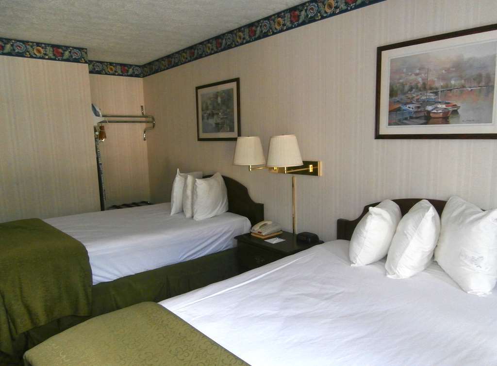 Americas Best Value Inn - Clayton Zimmer foto